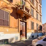 Hostly-Maison Sant\'Angelo-Few Steps From Vatican