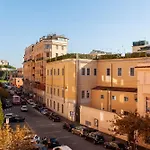 Hostly-Maison Sant\'Angelo-Few Steps From Vatican